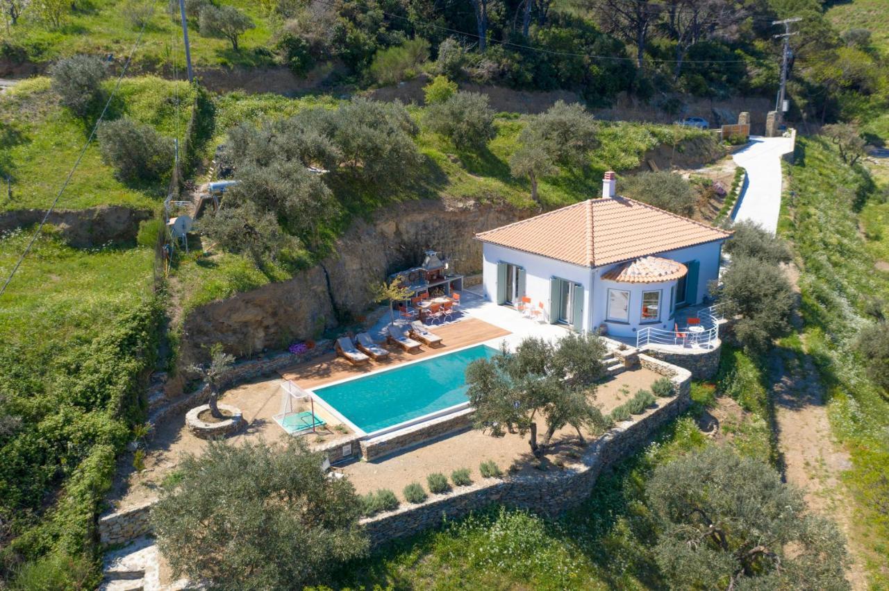 Avgi Villa กลอซซา ภายนอก รูปภาพ