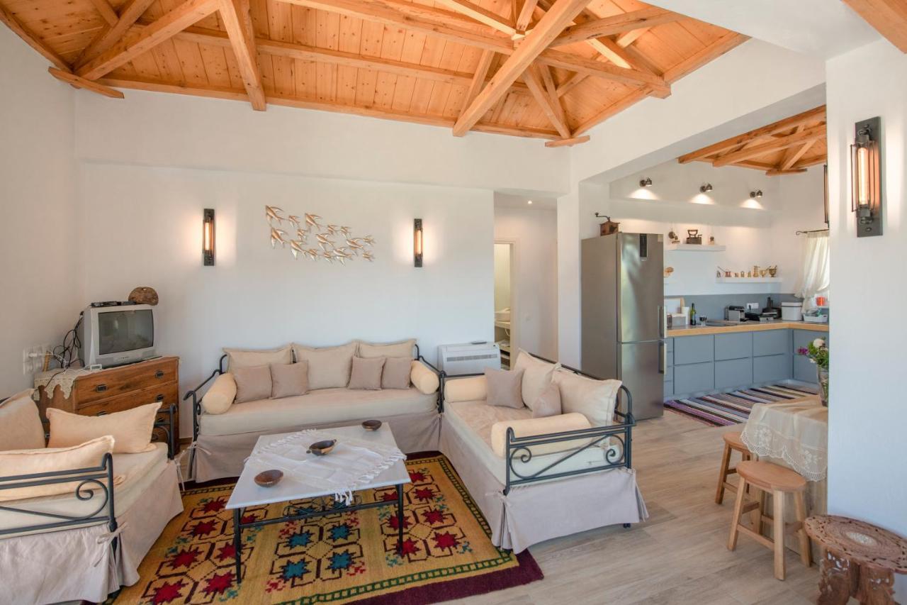 Avgi Villa กลอซซา ภายนอก รูปภาพ