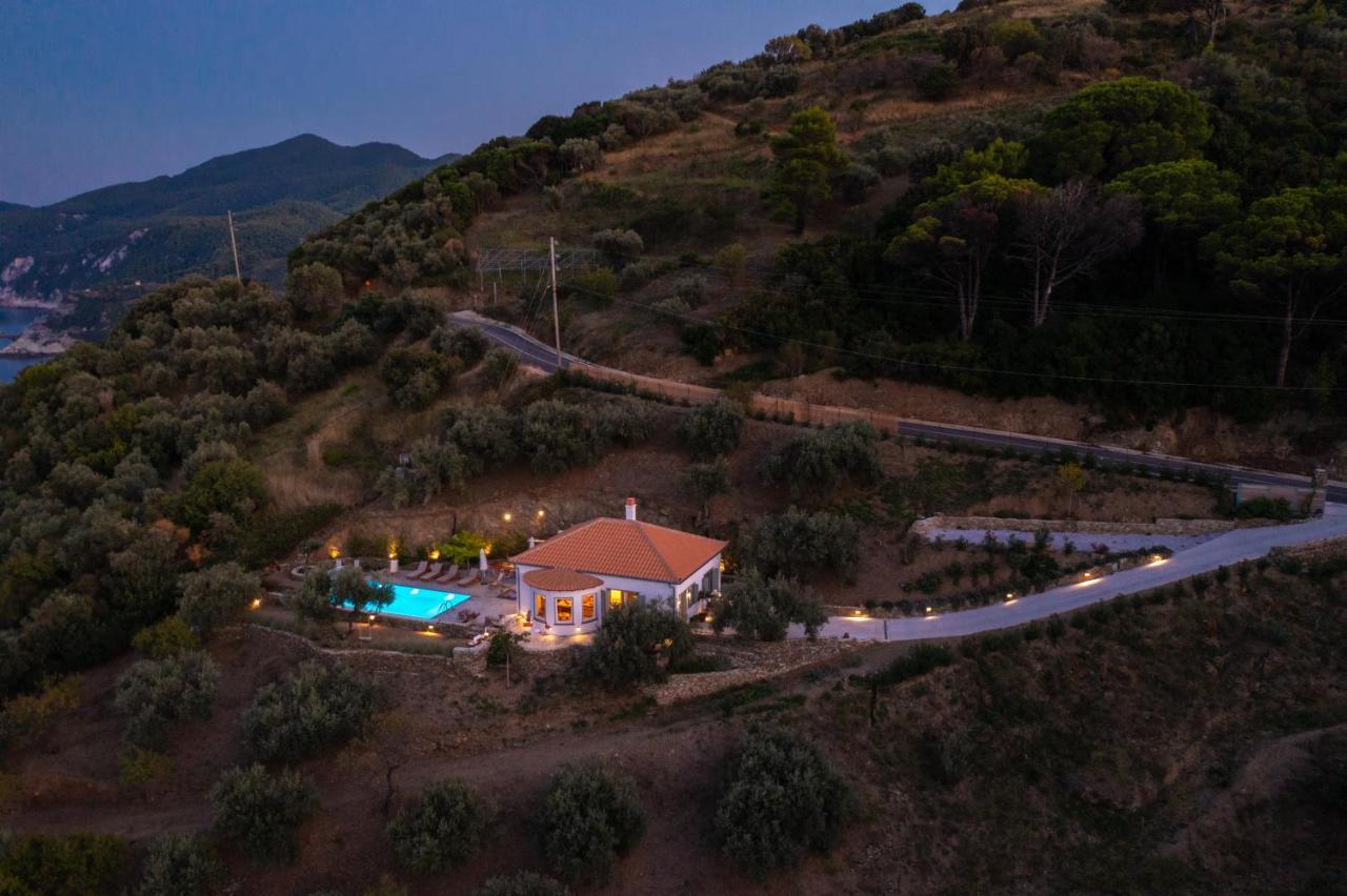 Avgi Villa กลอซซา ภายนอก รูปภาพ
