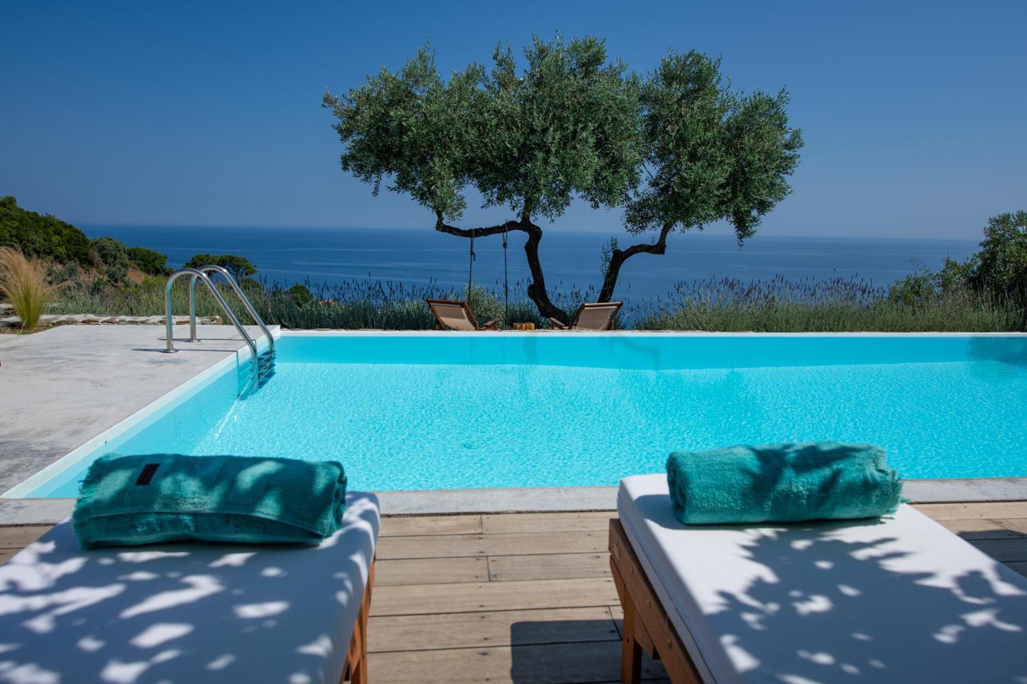 Avgi Villa กลอซซา ภายนอก รูปภาพ